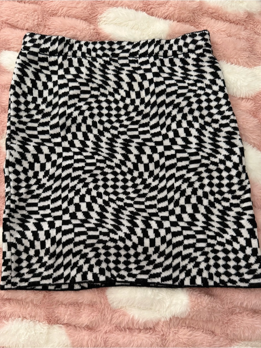 Black & White Optical Checkered Pencil Skirt - Classic Monochrome